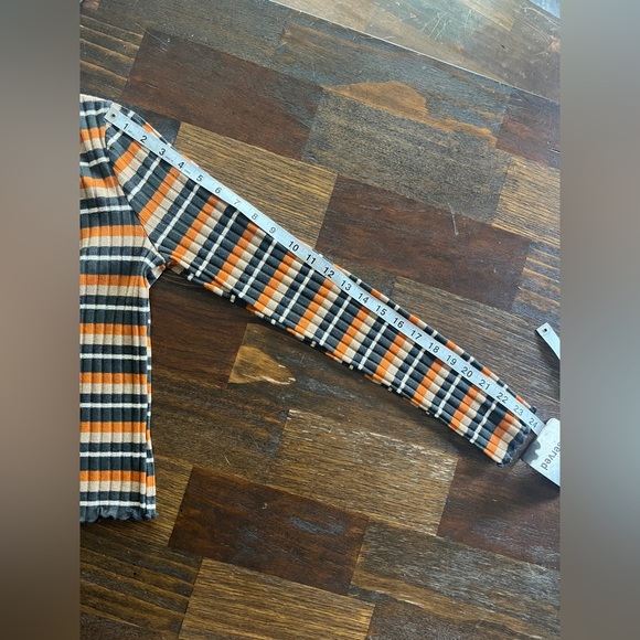 EUC Gaze USA brand striped long sleeved crop top- orange and gold- size small - Picture 10 of 10